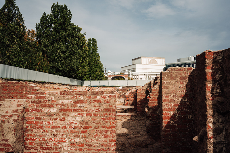 Photo showing one of the Pałac Saski activities, that is uncovered brick foundations of the palace.